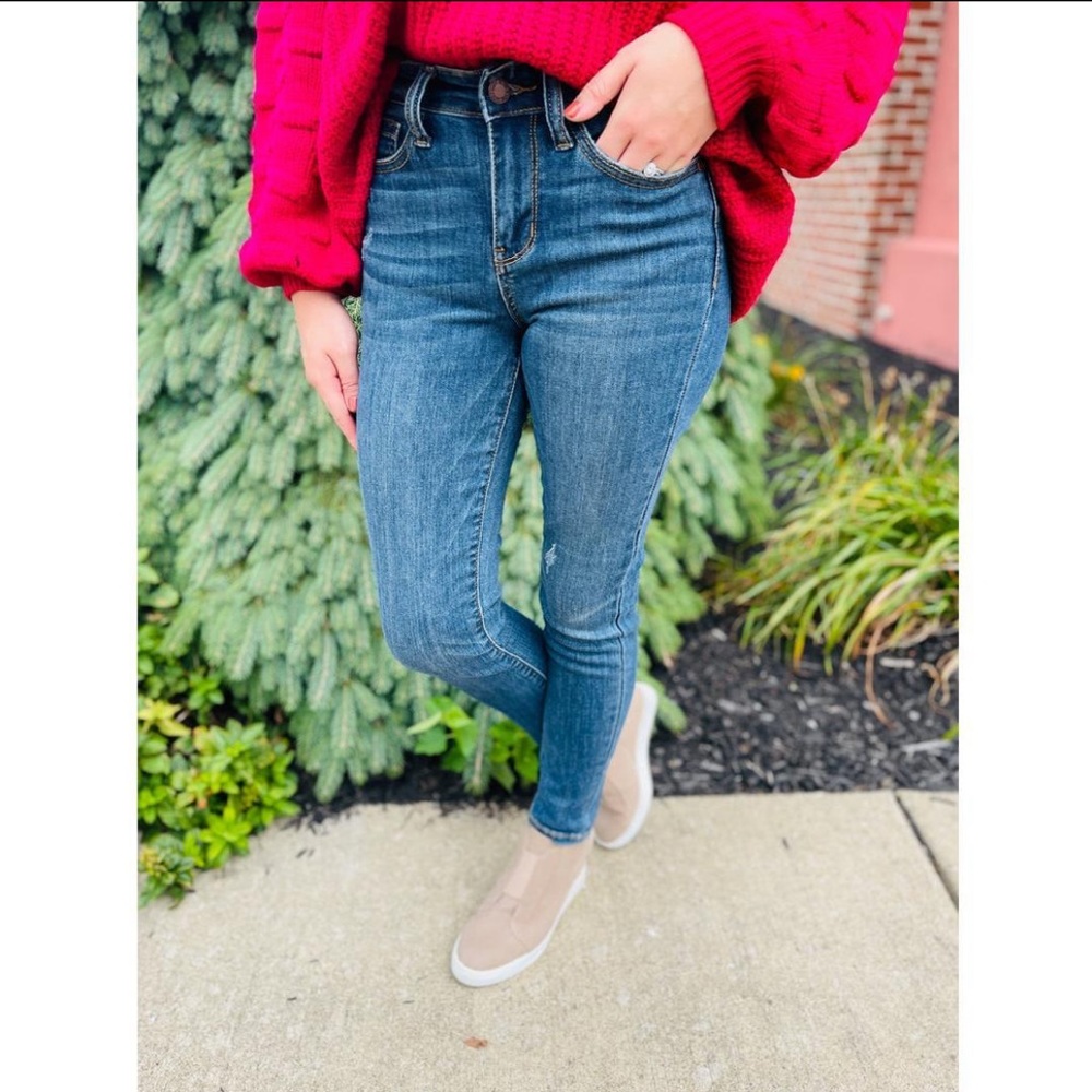 Judy Blue Reg Everyday Essential Mid Rise Relaxed Fit Jeans